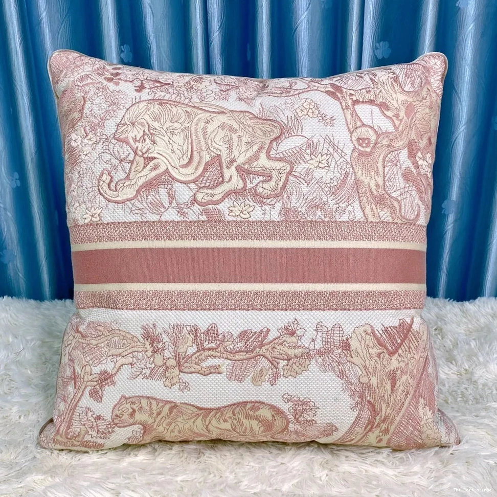 PILLOW THROW 3.0 CHRISTIAN 0517